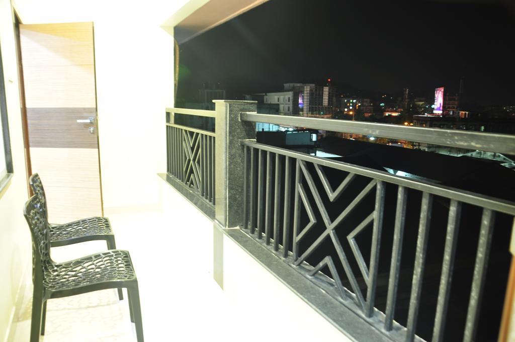 Awesome Palace Hotel Guwahati Habitación foto