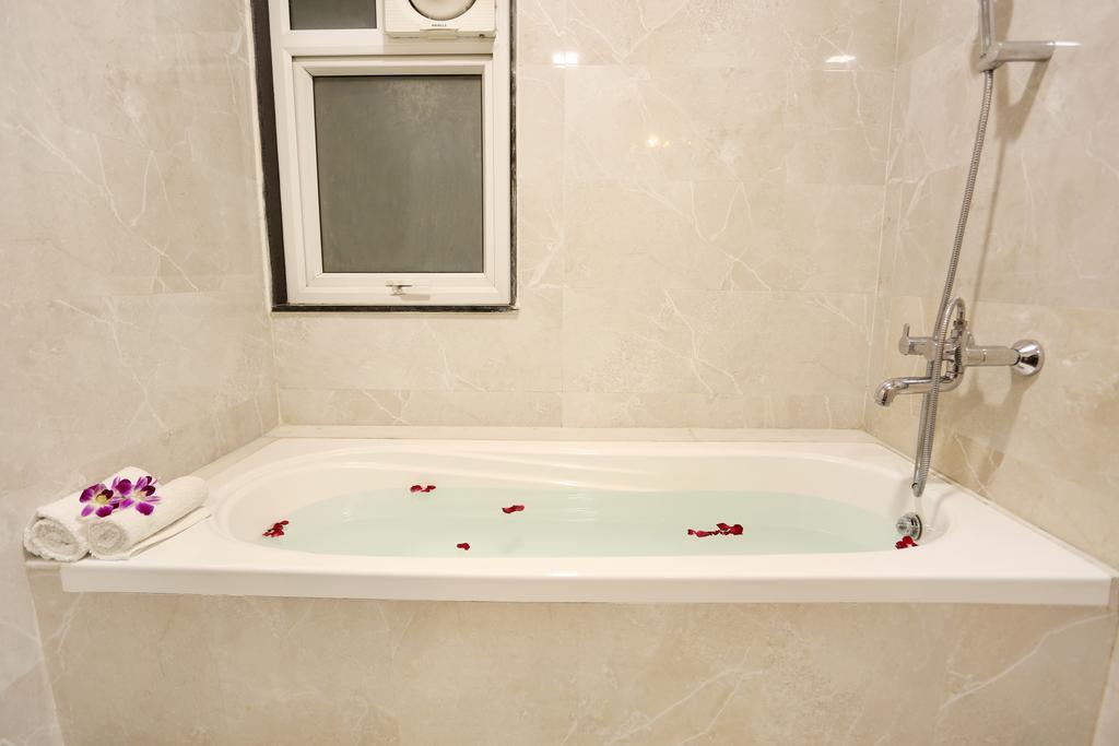 Awesome Palace Hotel Guwahati Exterior foto