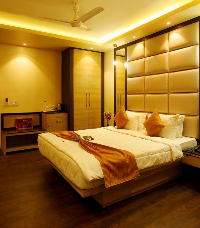 Awesome Palace Hotel Guwahati Exterior foto