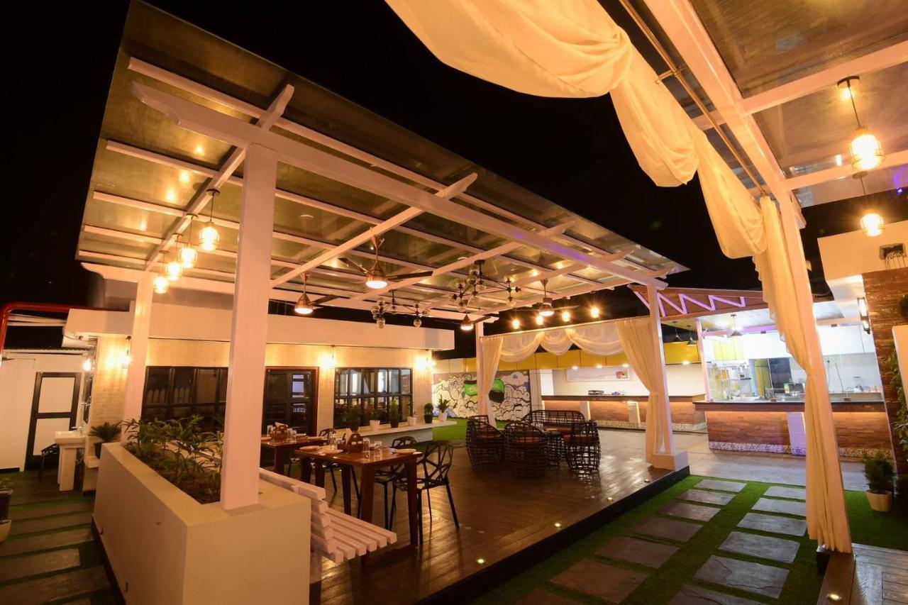 Awesome Palace Hotel Guwahati Exterior foto